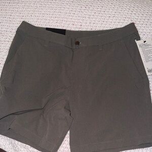 Lululemon ABC classic fit short 7 inch woven air